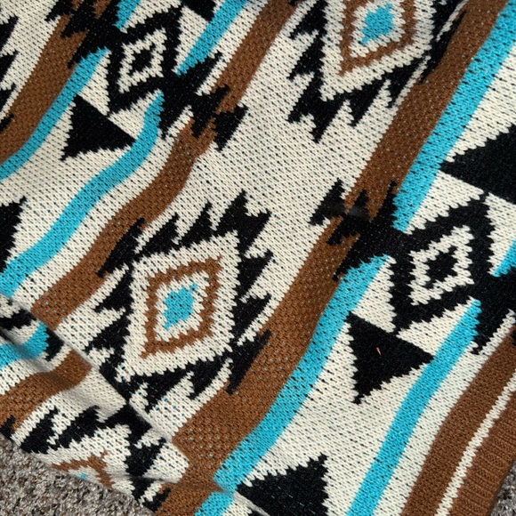Aztec Sweater - Picture 3 of 3